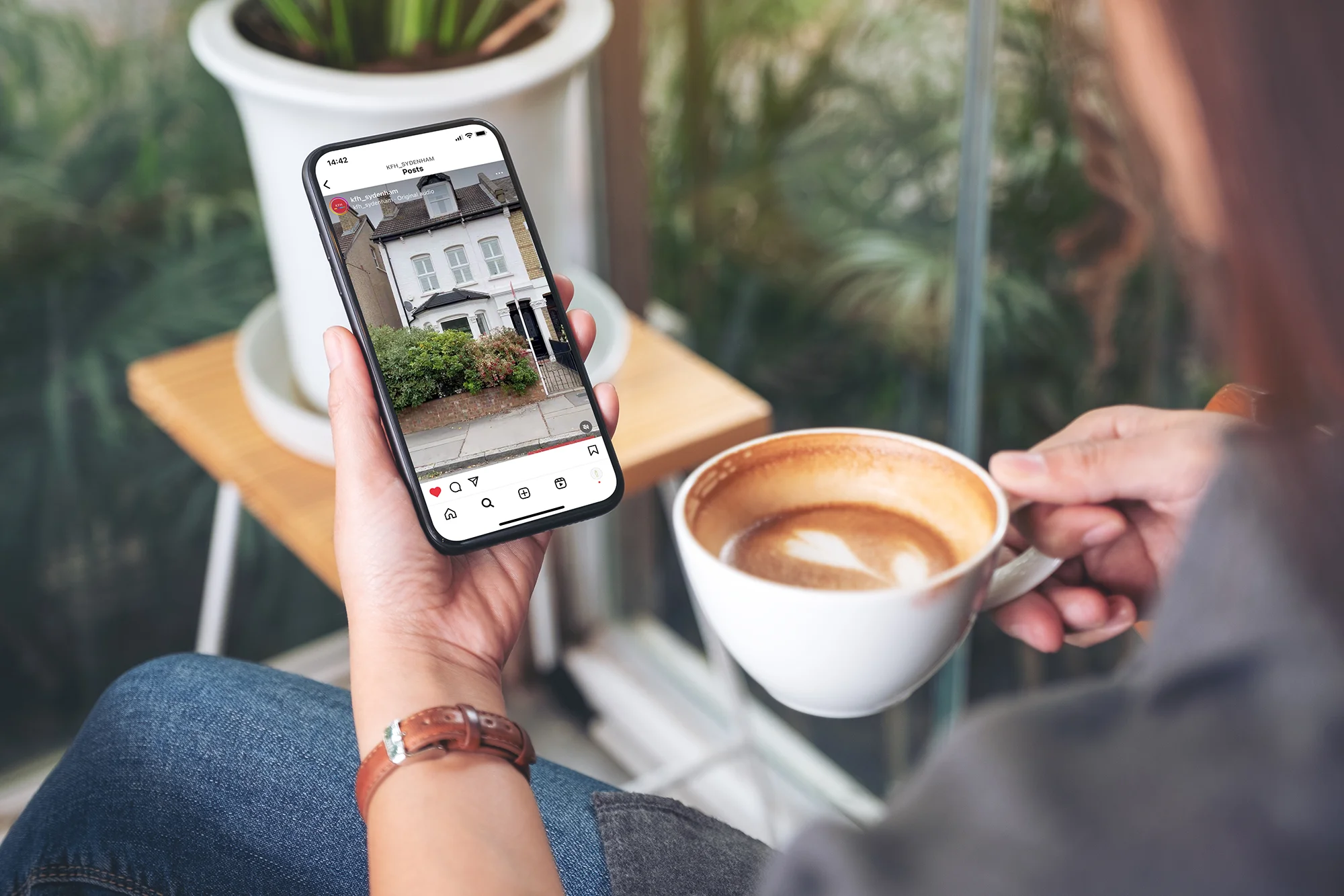 portrait watching property video NicheCom